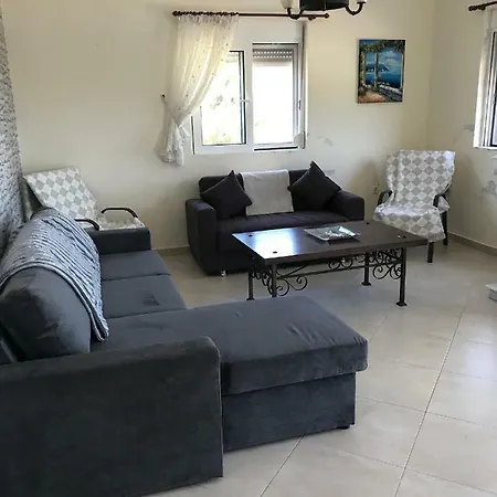 Madeline Villa *
