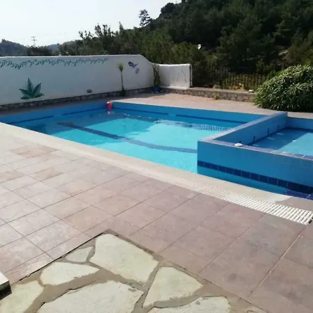 Madeline Villa *